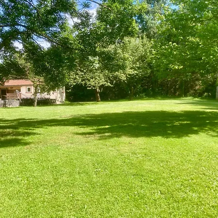 Type 2 Dans Un Parc Verdoyant דירה *